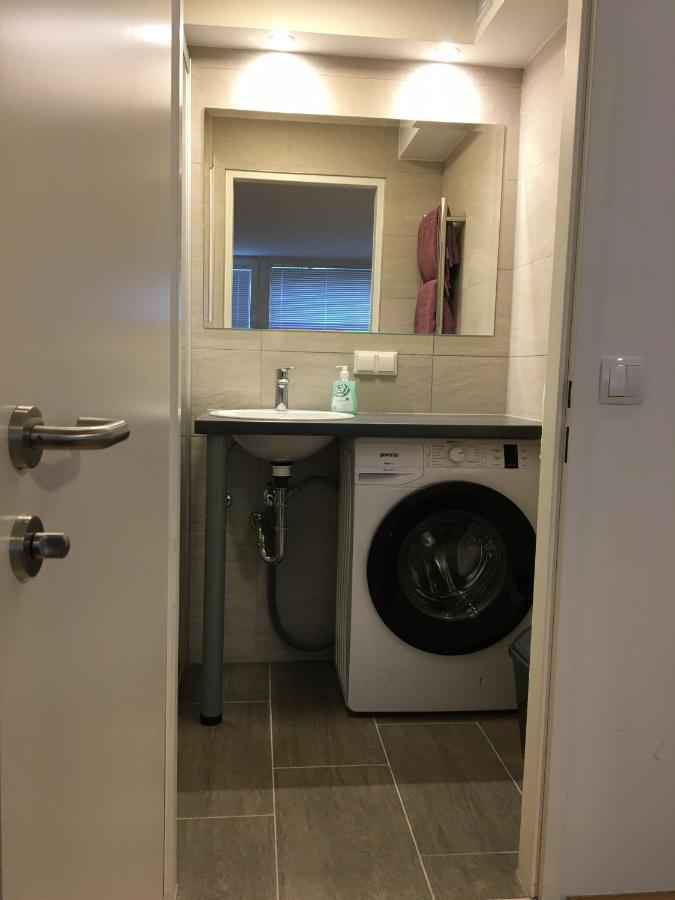 Apartament Cosy Flat In The Quiet Area With Own Garden, Free Parking And Direct Public Transport Link To The Centre Wiedeń Zewnętrze zdjęcie