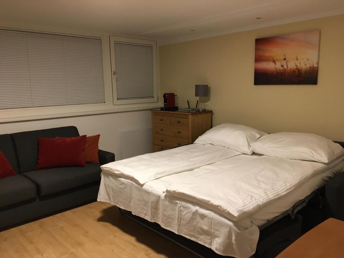 Apartament Cosy Flat In The Quiet Area With Own Garden, Free Parking And Direct Public Transport Link To The Centre Wiedeń Zewnętrze zdjęcie