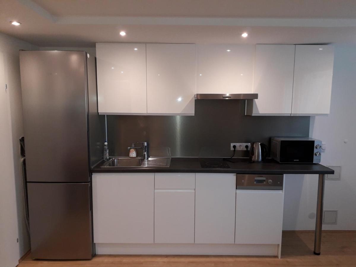 Apartament Cosy Flat In The Quiet Area With Own Garden, Free Parking And Direct Public Transport Link To The Centre Wiedeń Zewnętrze zdjęcie