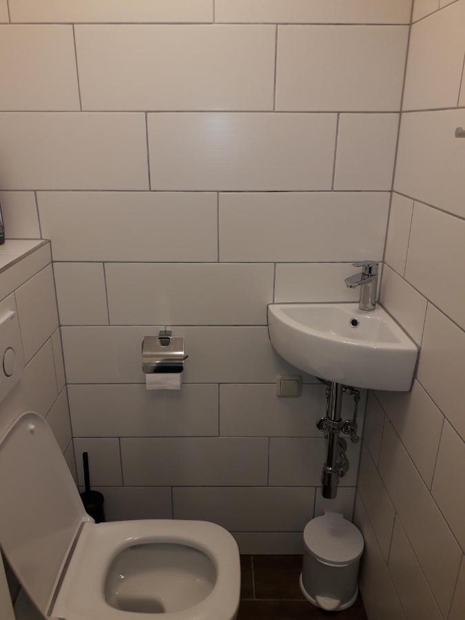 Apartament Cosy Flat In The Quiet Area With Own Garden, Free Parking And Direct Public Transport Link To The Centre Wiedeń Zewnętrze zdjęcie