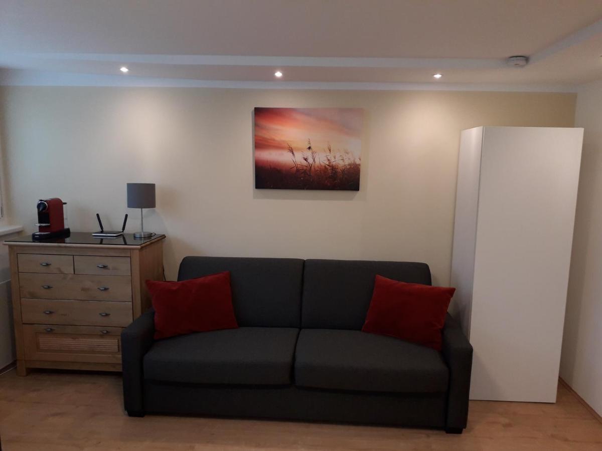 Apartament Cosy Flat In The Quiet Area With Own Garden, Free Parking And Direct Public Transport Link To The Centre Wiedeń Zewnętrze zdjęcie